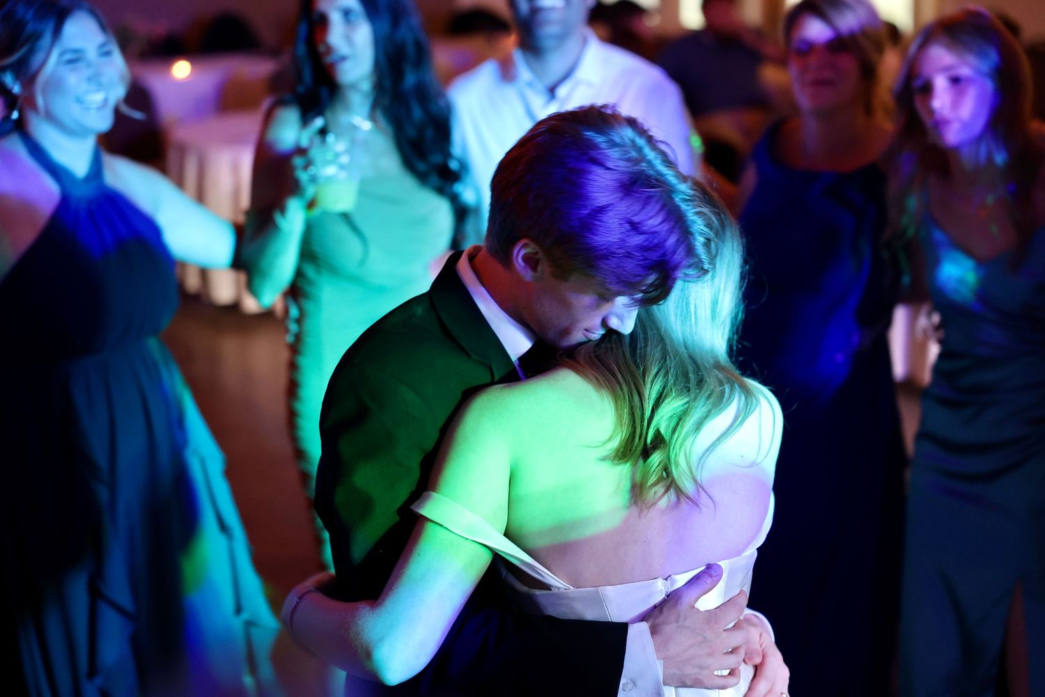 Wedding reception moment captured in Mississippi